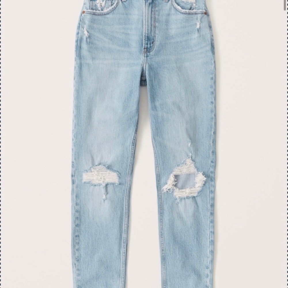 Abercrombie High Rise Mom Jean | Size 30